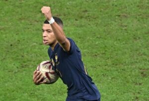 Mbappé indagato per stupro in Svezia. Deschamps: “Non è un bene per la Francia”