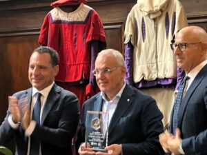 Premio moda FISMO 2024 a Nerogiardini, icona dello stile italiano nelle calzature