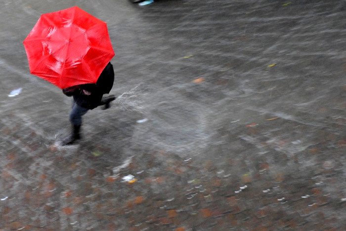 Pioggia e temporali in Toscana: allerta arancione martedì 8. Le zone a rischio