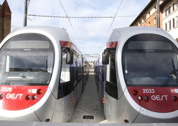 Firenze: anziana investita dalla tramvia in via Alderotti. È grave