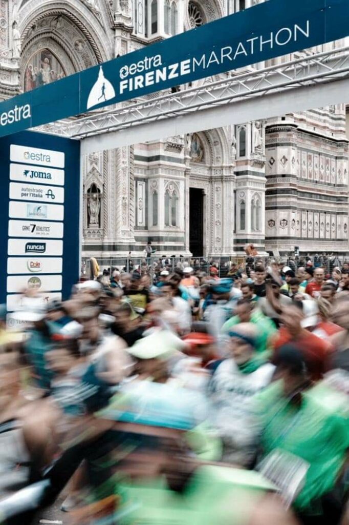 Firenze Marathon 2024: 12mila al via. Vincono i keniani: Samuel e Dorine. La prima volta di Sara Funaro da sindaca