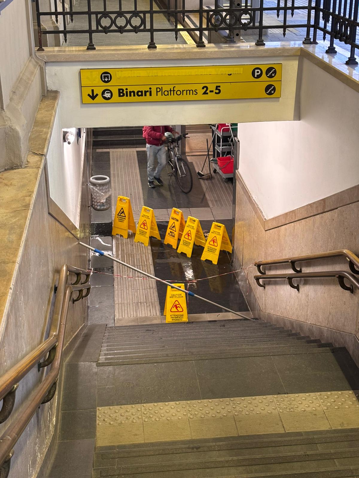 Treni, Niccolai (PD): “Sottopasso stazione Pistoia allagato per perdita d’acqua”