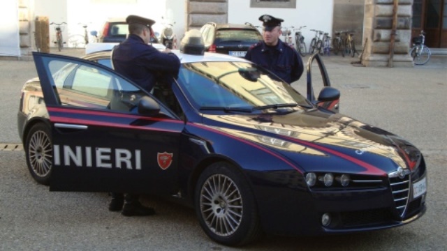 Uomo accoltellato a Lucca: arrestati due minori con l’accusa di tentato omicidio