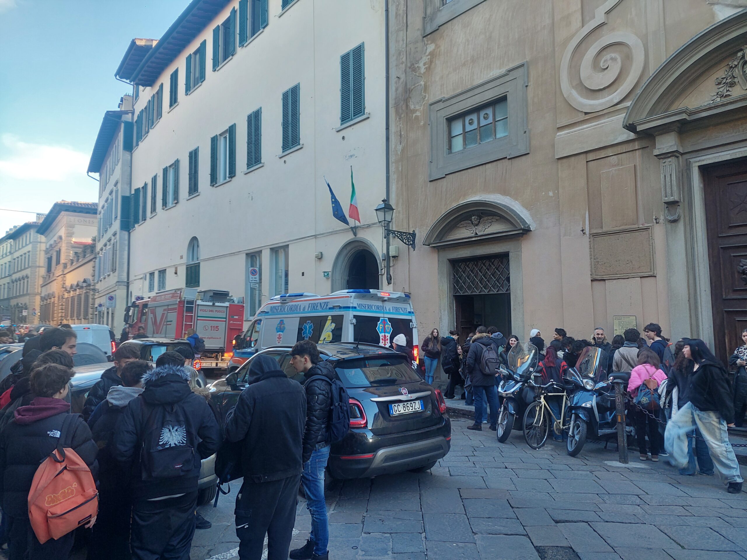 Firenze: allarme anticendio alla scuola Alberti di via San Gallo. Studenti evacuati