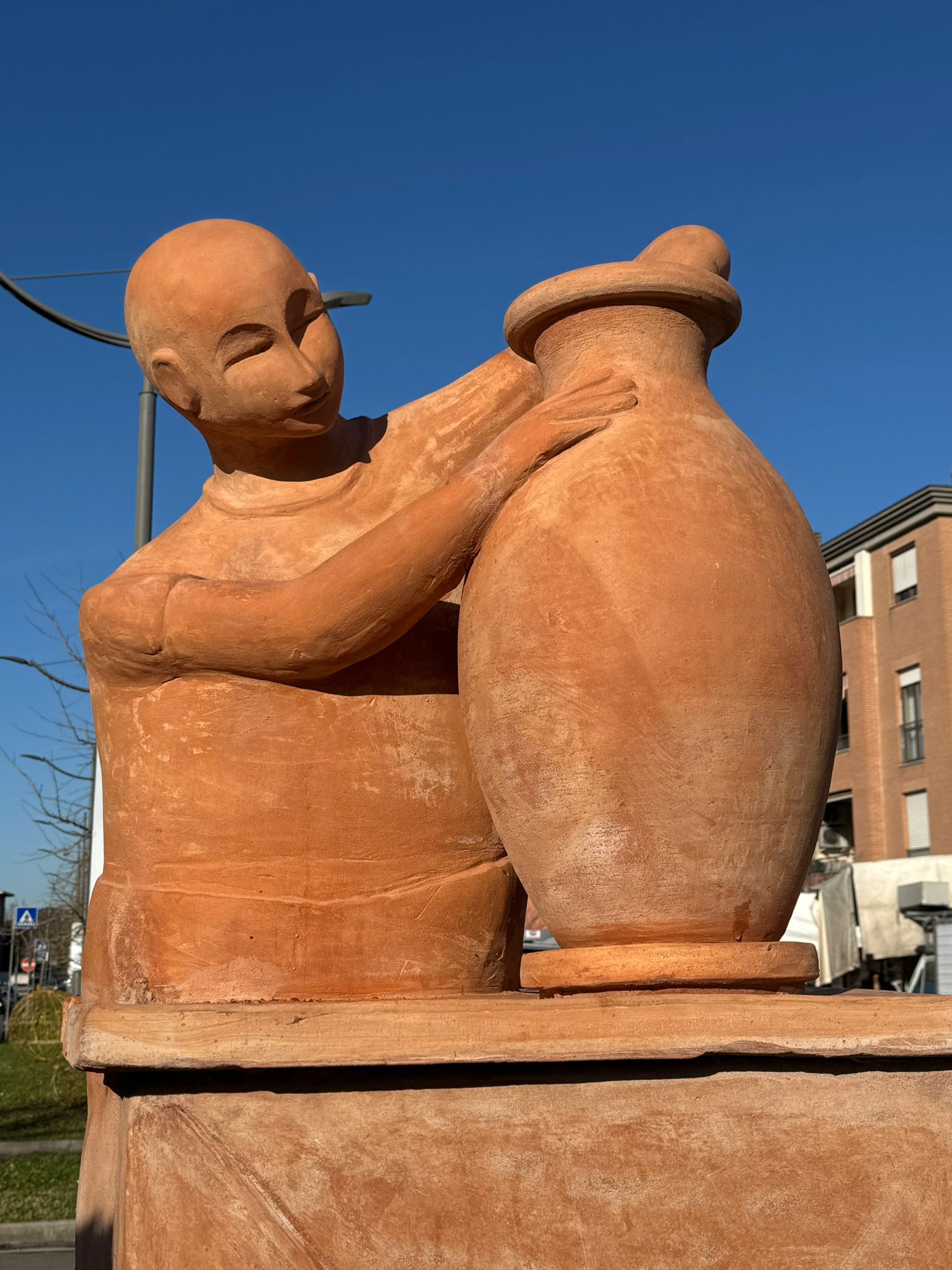 Montelupo inaugura il Monumento al Torniante: un omaggio alla tradizione dei terracottai