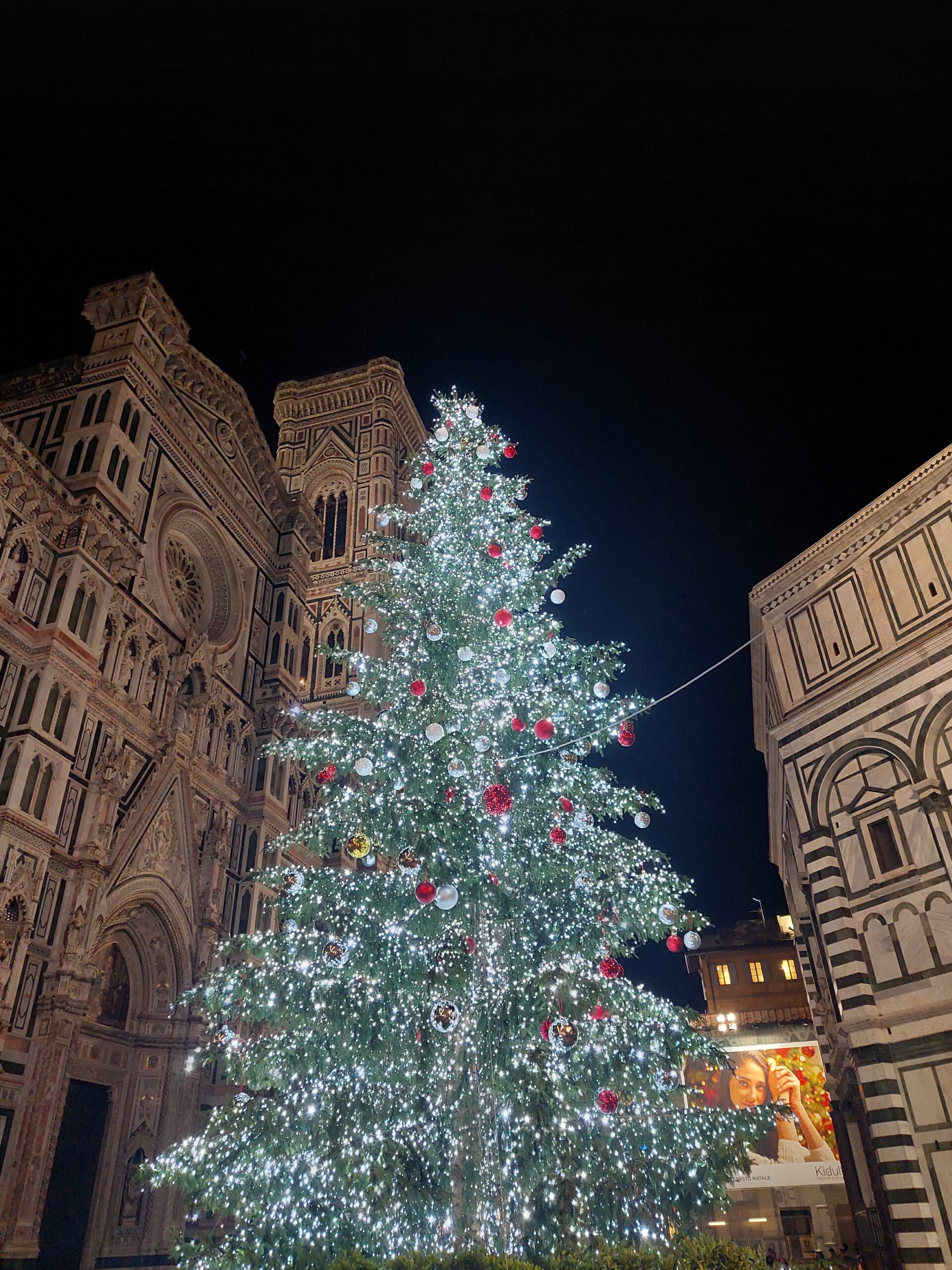 Natale a Firenze: domenica 8 dicembre accensione degli alberi. Programma e orari