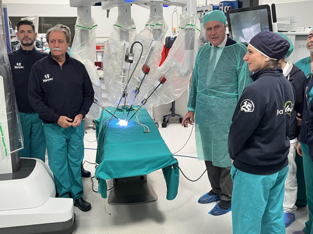 Ospedale Meyer: nuovo robot chirurgico per i piccoli pazienti