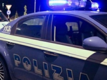 Prato: picchia, offende e minaccia la fidanzata. Arrestato 17enne