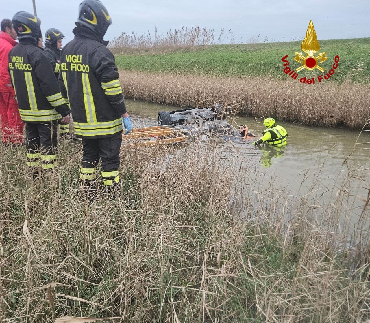 Livorno: muore nell’auto finita in un canale allo svincolo Fipili di Collesalvetti