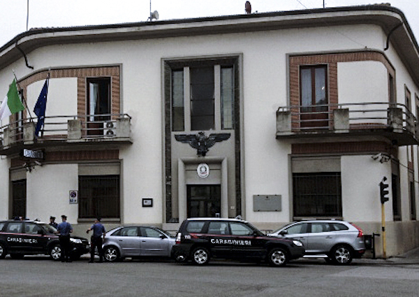 Borgo San Lorenzo: attentato incendiario contro la caserma dei carabinieri