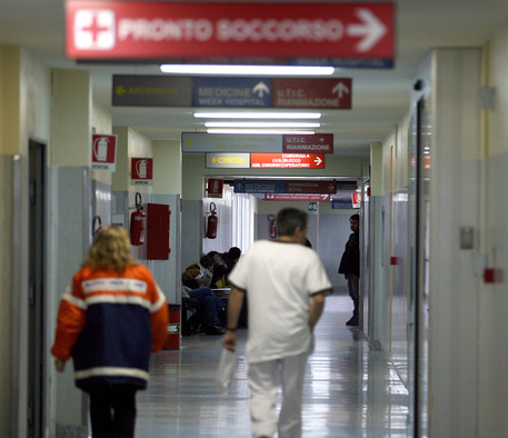 Pescia: donna aggredisce medico al pronto soccorso. Arrestata