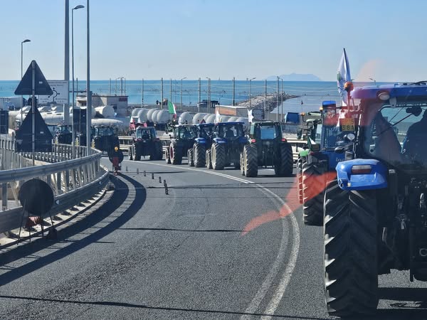 Festival di Sanremo: torna la protesta dei trattori. Chiesta la lettura di un messaggio sul palco dell’Ariston