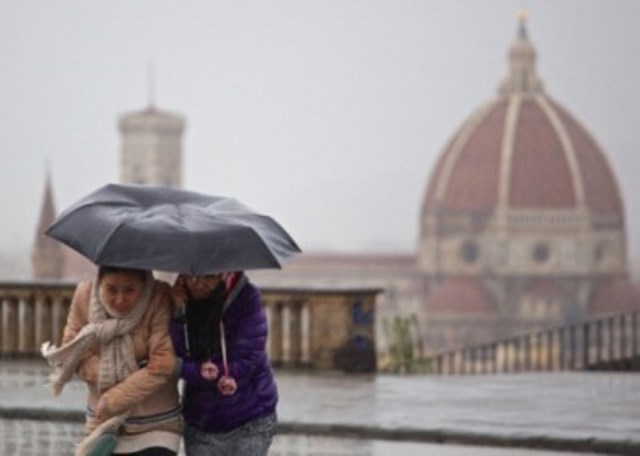 Maltempo in Toscana: chiusi a Firenze i monumenti di piazza Duomo