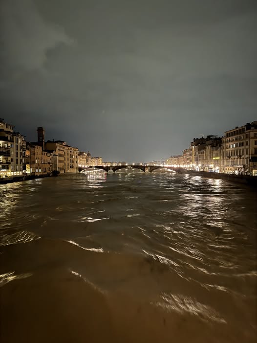 Maltempo in Toscana: Arno, onda massima di piena passata da Firenze. Prefettura: il punto sui soccorsi