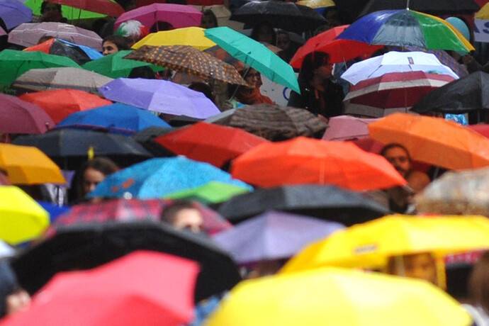 Maltempo in Toscana: peggioramento in arrivo. Codice giallo esteso a giovedì 13